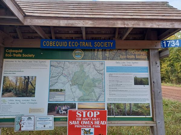 An information panel reading "Cobequid Eco-Trail Society"